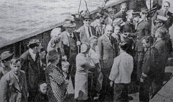 上陸を待つユダヤ難民たち