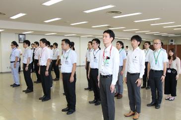 各テーマにつき5、6人にてチームを組織します
