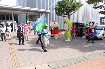 はぴりゅうたちの見送りで出発