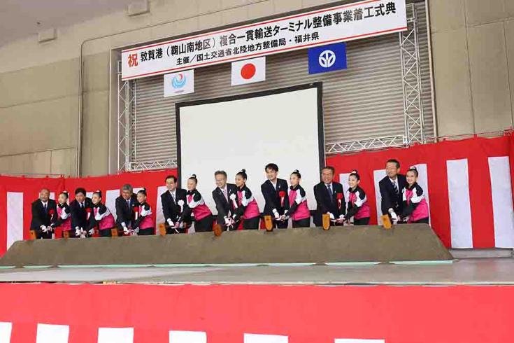 くわ入れ