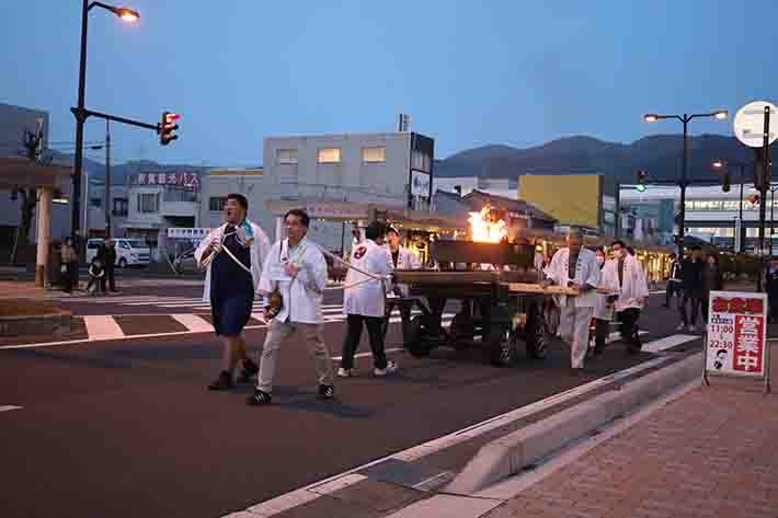 白銀神社「火祭り」