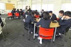 認知症の方への良い対応方法をグループで話し合いました。