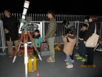 天体観望会にきた家族