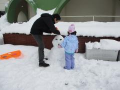 雪だるま作りの写真