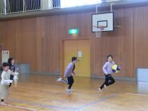 体育館での運動の様子