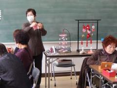 画像　講師が説明する様子