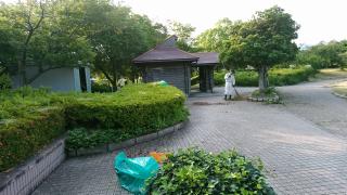 櫛川河川公園　園内公衆トイレ周り清掃活動