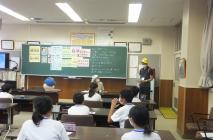 寸劇を通して認知症の方への接し方を考えました。