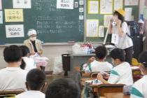 認知症の方への対応方法について学ぶ