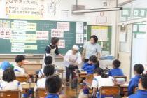 寸劇で、認知症の方への接し方を学びました。