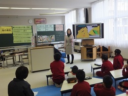認知症の症状について学んでいます