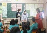 寸劇で、認知症の方への接し方を学びました。