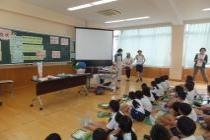 寸劇で、認知症の方への接し方を学びました。