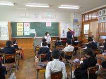 良い対応例を見て、認知症の方への接し方を学びました。