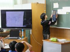 ICT機器を活用した授業の写真