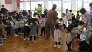 粟野保育園の皆で踊りました。