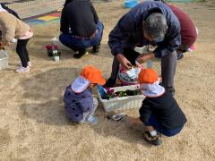 おはなししながらうえています