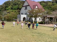 きりん組緑地公園でかけっこ
