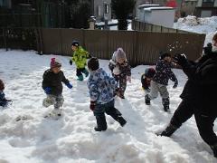 雪あそび楽しいな。