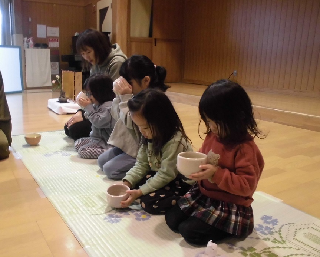 お茶を飲んでいます。