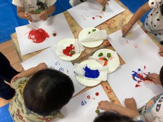 野菜スタンプの様子