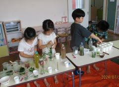 草花の色水をつくったよ