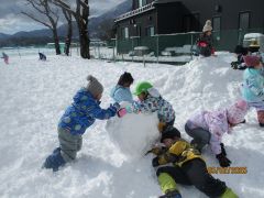 大きな雪だるまをつくろう