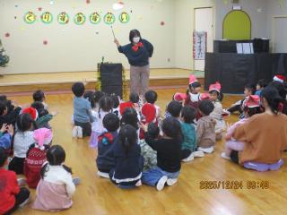 先生たちからの手品です。