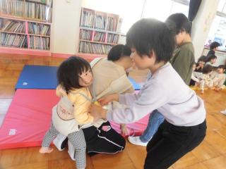 めだる