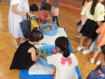 ヨーヨー釣りをしています