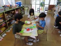 飾り作りをしています