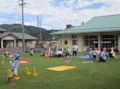 全園児でサーキット遊びをしています。