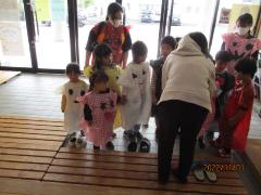 ハロウィンで、公会堂にお邪魔しました。