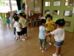 わんぱくだんの友達と一緒に遊んだよ。