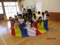 みんなで楽しくバルーン遊び