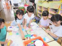 年長組のお化け屋台の準備