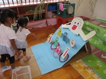 おばけちゃん輪投げ