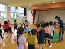 逆上がりに挑戦