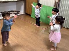 クリスマスのダンスを踊ったよ。