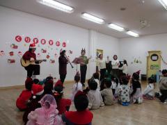 職員の楽器演奏をききました