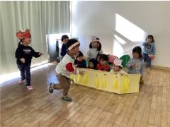 異年齢でごっこ遊びをしています