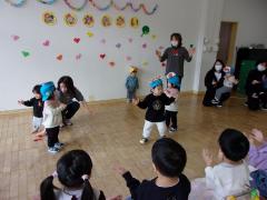 こもも組は可愛いダンスを踊りました