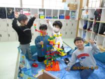 室内遊び　ブロック