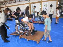 車いす体験3