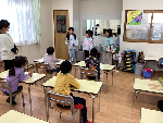 先輩が遊びの紹介をしてくれました