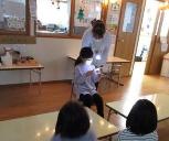 オリジナルの怖い話を読み聞かせしてくれる児童