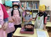 ミートボールを煮込んでいます
