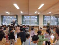 クリスマスクイズで大盛り上がり