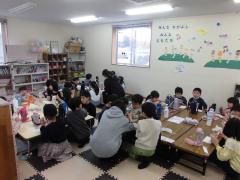 おやつのパフェ作りの様子