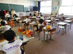 宿題の様子です。それぞれ集中して頑張っています。